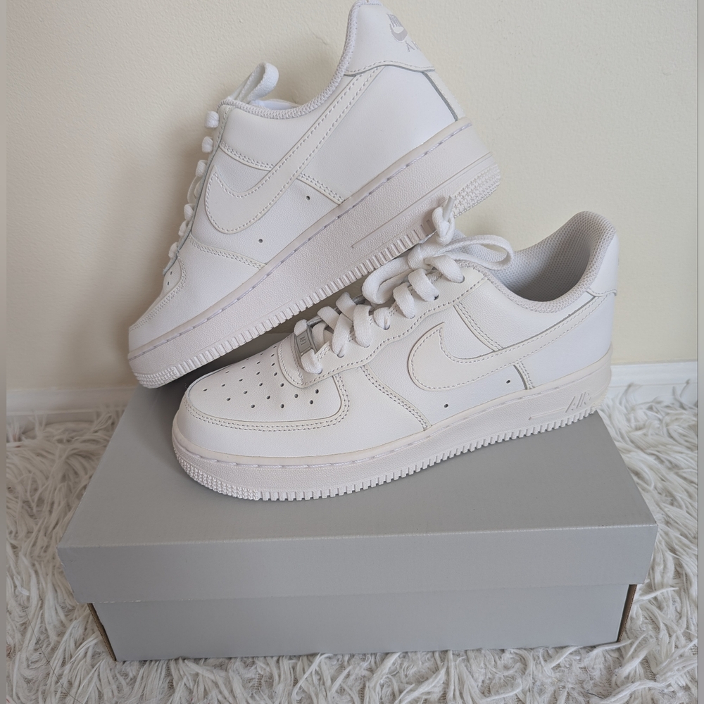 Nike Air Force 1 (7.5) BRAND NEW